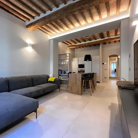 Appartamento Via Roma 41-dentro Le Mura *